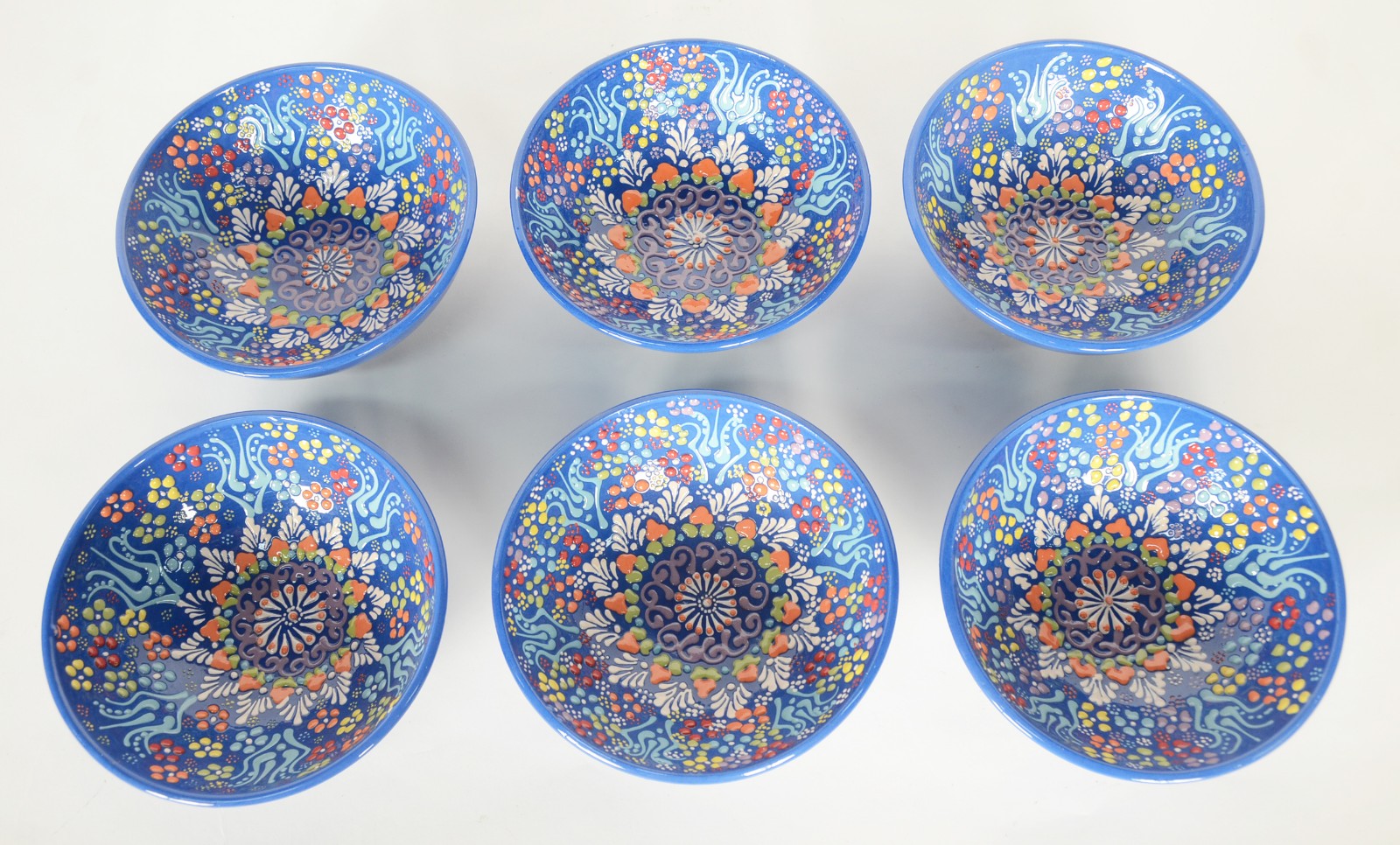 Seis bowls de porcelana espanhola pintadas a mão com mandalas florais... - foto 2 de 8