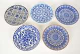 Cerámica Del Río Salado (1969),  - Cinco pratos de cerâmica espanhola decorados com mandalas em tons de azul.