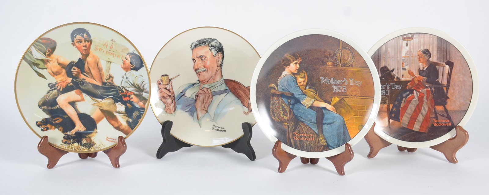 Quatro pratos de porcelana, sendo dois Knowles americanos em edições... - foto 1 de 9