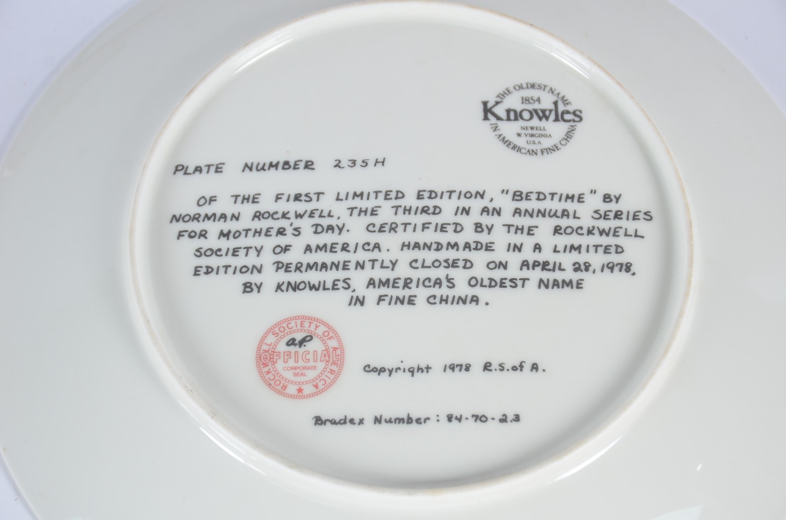 Quatro pratos de porcelana, sendo dois Knowles americanos em edições... - foto 9 de 9