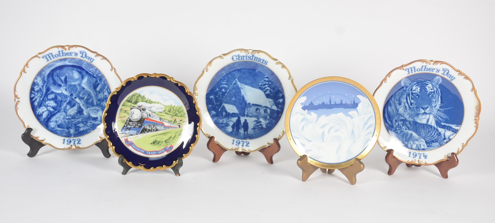 Cinco pratos de porcelana, edições limitadas e comemorativas, sendo... - foto 1 de 10