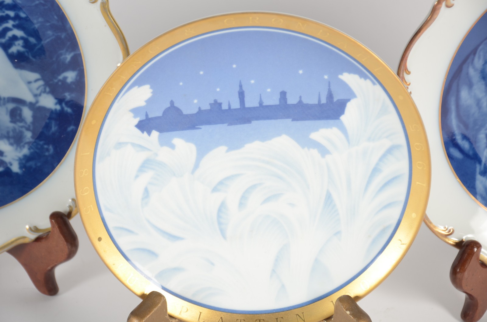 Cinco pratos de porcelana, edições limitadas e comemorativas, sendo... - foto 5 de 10