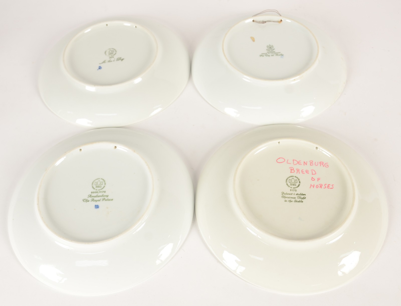 Quatro pratos de porcelana dinamarquesa, decorados com temas... - foto 6 de 10