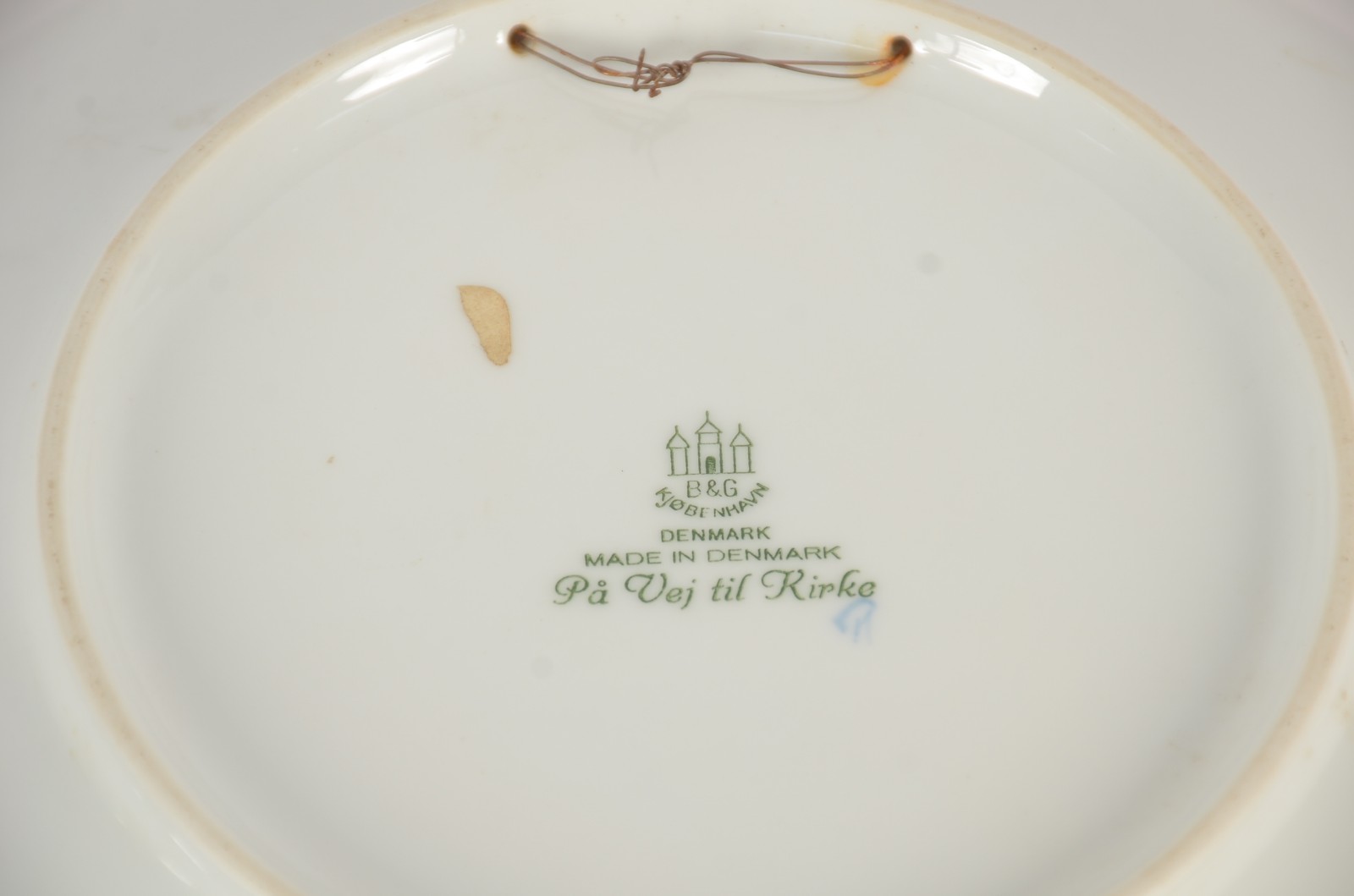 Quatro pratos de porcelana dinamarquesa, decorados com temas... - foto 7 de 10