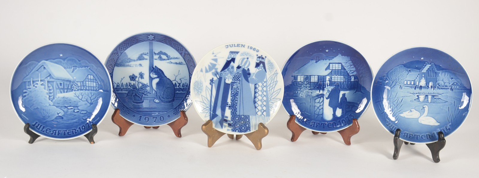 Cinco pratos de porcelana dinamarquesa Copenhagen e uma norueguesa... - foto 1 de 12