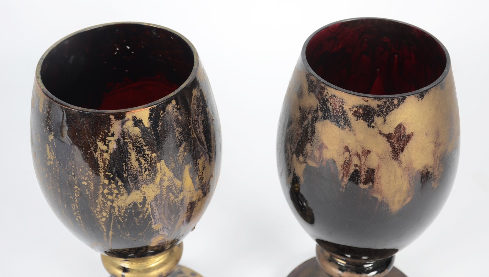Par de vasos de vidro decorativo pintado. Pequenas partes descascando. - foto 4 de 8