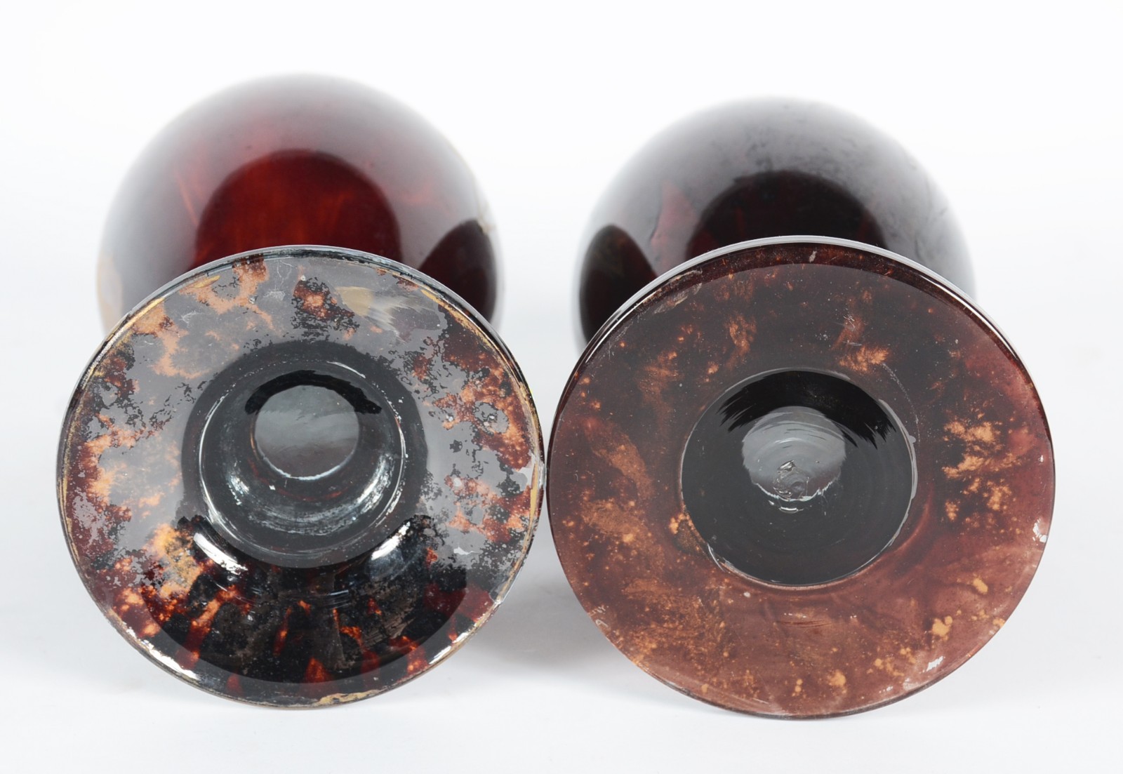 Par de vasos de vidro decorativo pintado. Pequenas partes descascando. - foto 7 de 8