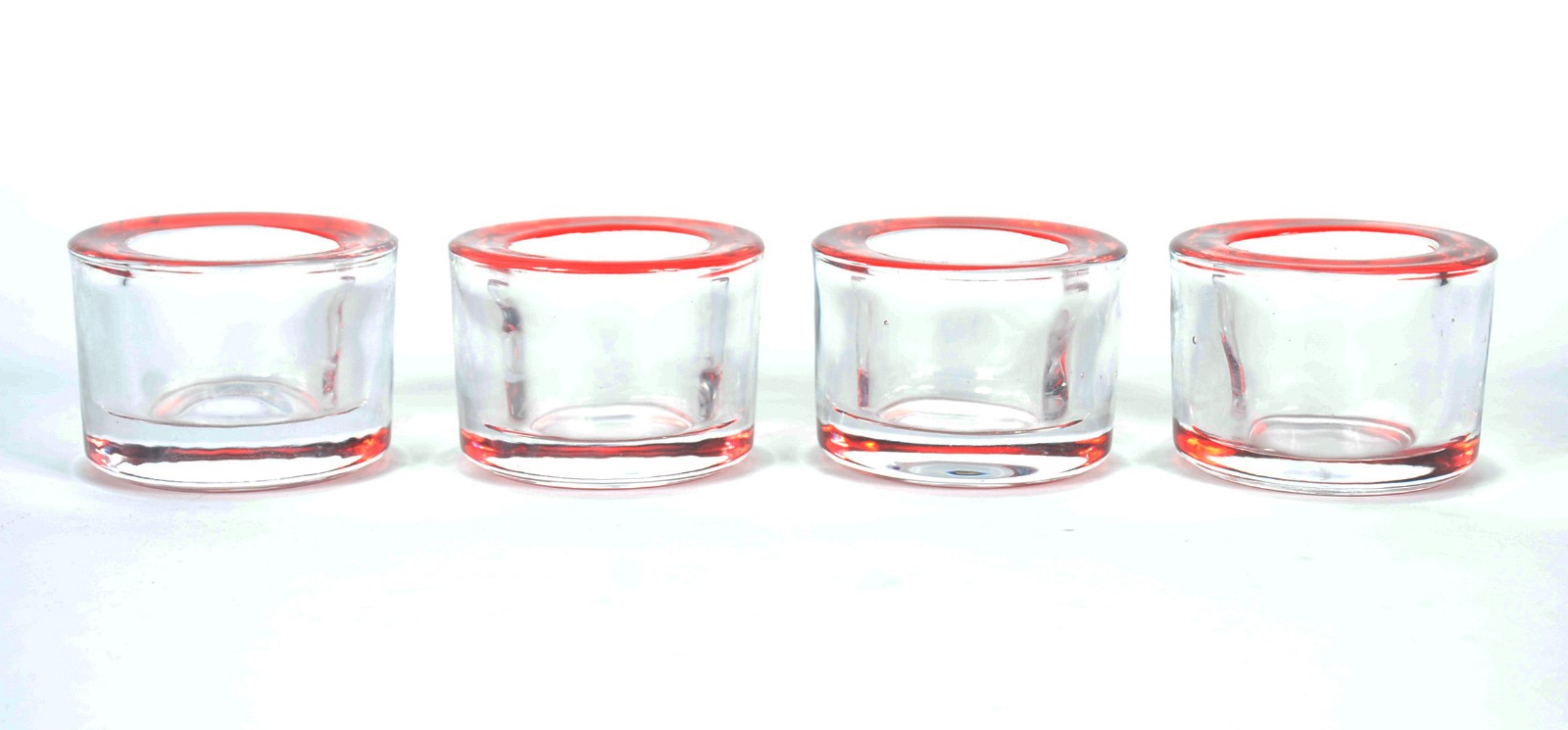 Quatro porta velas decorativos de cristal com bordas coloridas. - foto 4 de 6