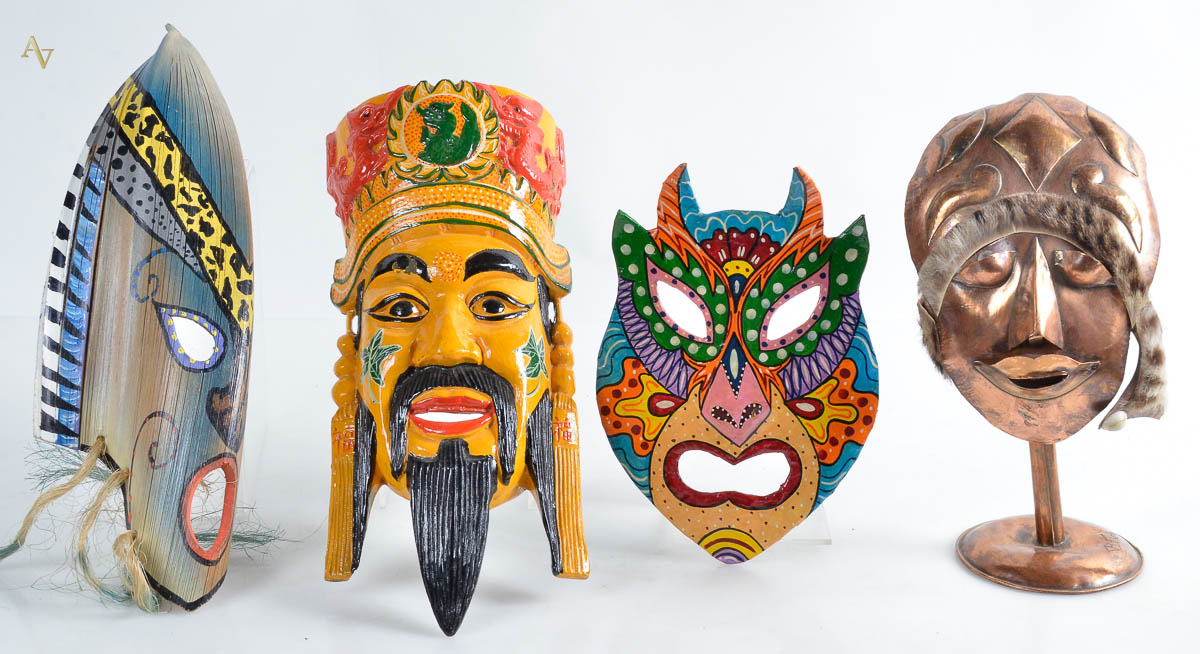 Quatro mascaras diversas, madeira, cobre, bambu e papel mache...