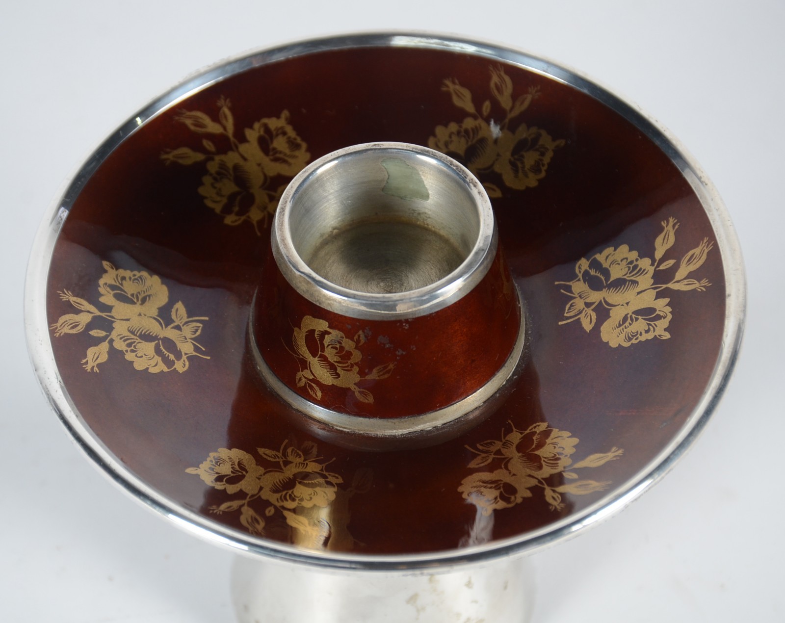 Castiçal decorativo de prata e esmalte. Peso total :480g. - foto 2 de 4
