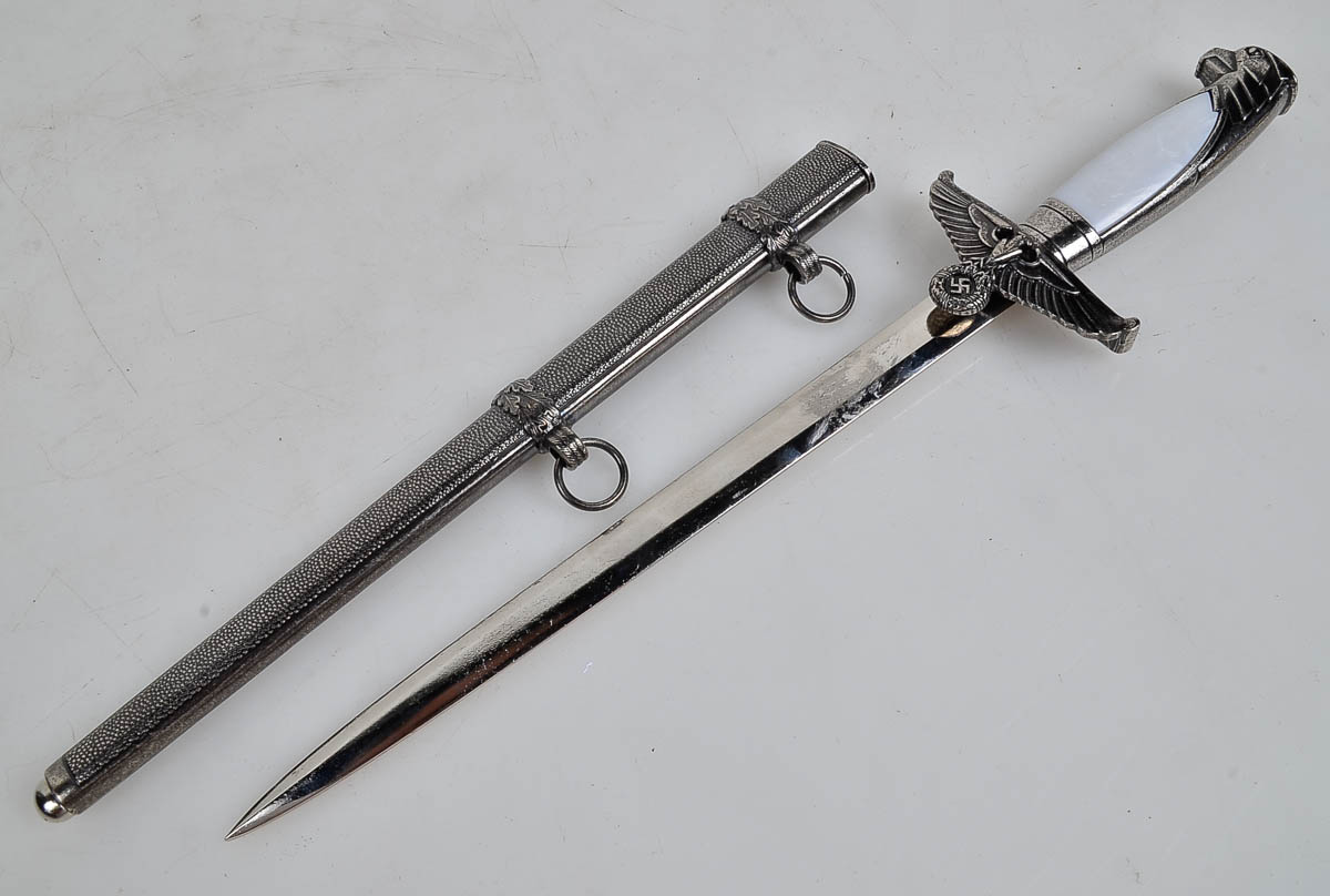 Adaga espanhola ( reproducao). 38 cm.