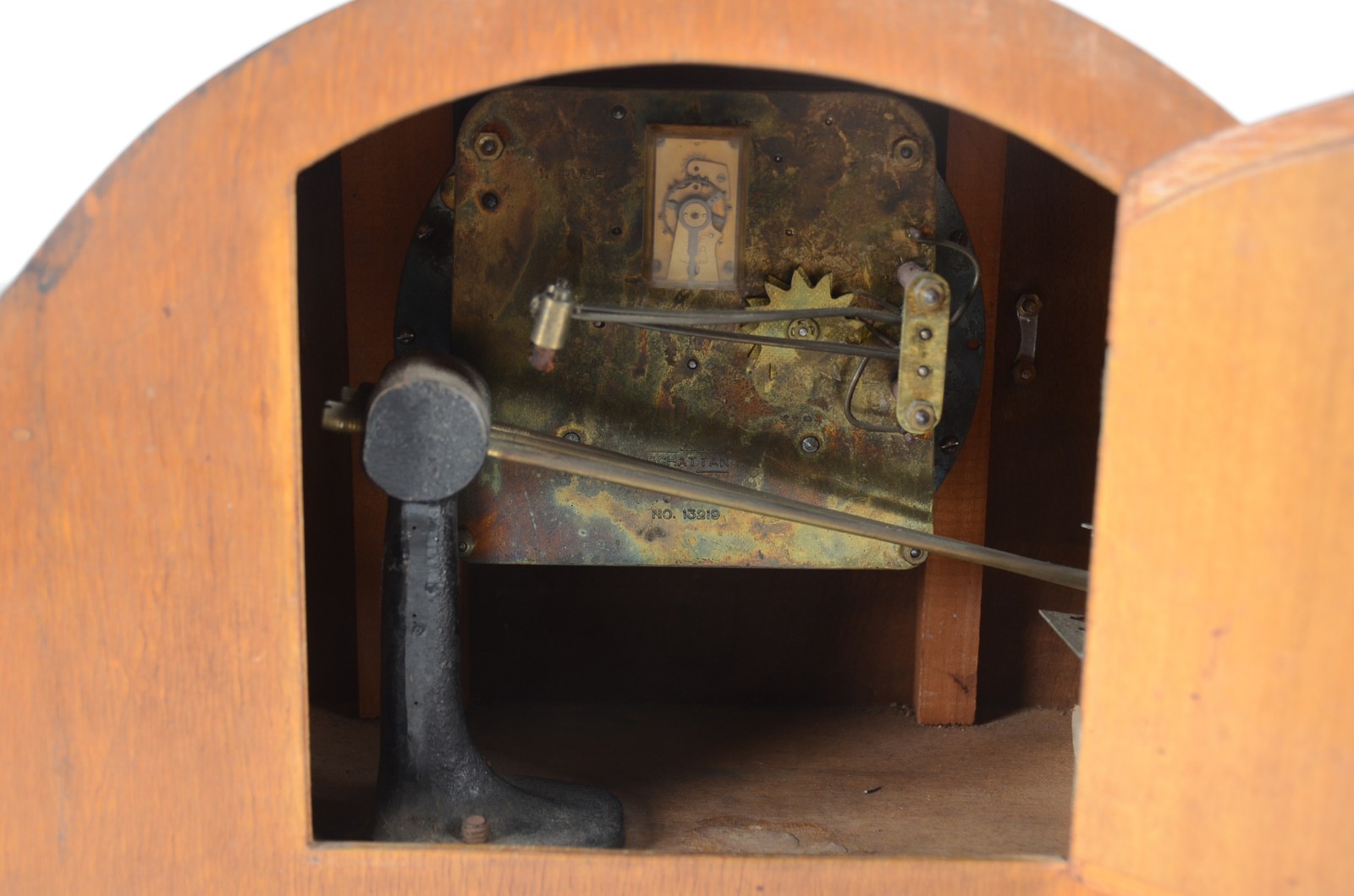 Relógio de mesa Sorel, caixa de madeira. Máquina parada. - foto 9 de 11