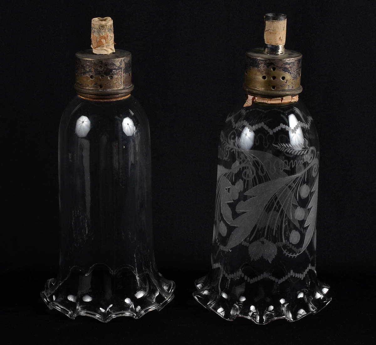 Duas mangas de cristal, alts. 32 cm.