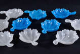 Dez porta confeitos de opalina azul e branca, m... - Dez porta confeitos de opalina azul e branca, med. 13 x 10 cm.