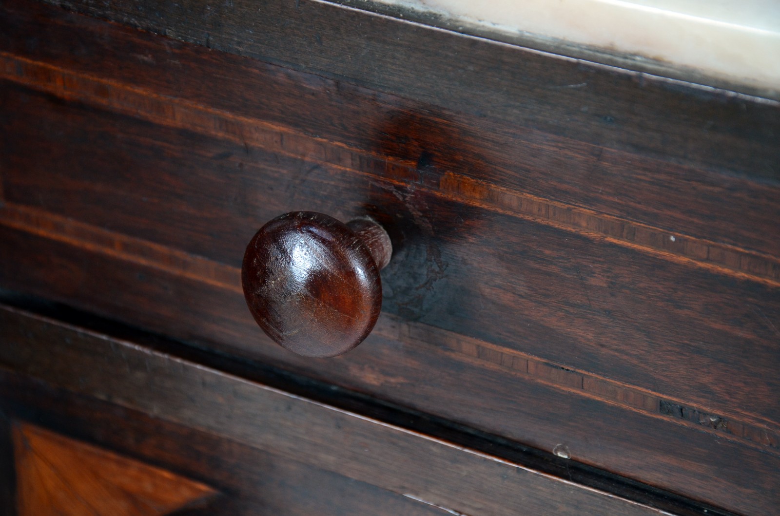 Par de criados mudos de madeira nobre com uma gaveta e porta (um... - foto 5 de 11