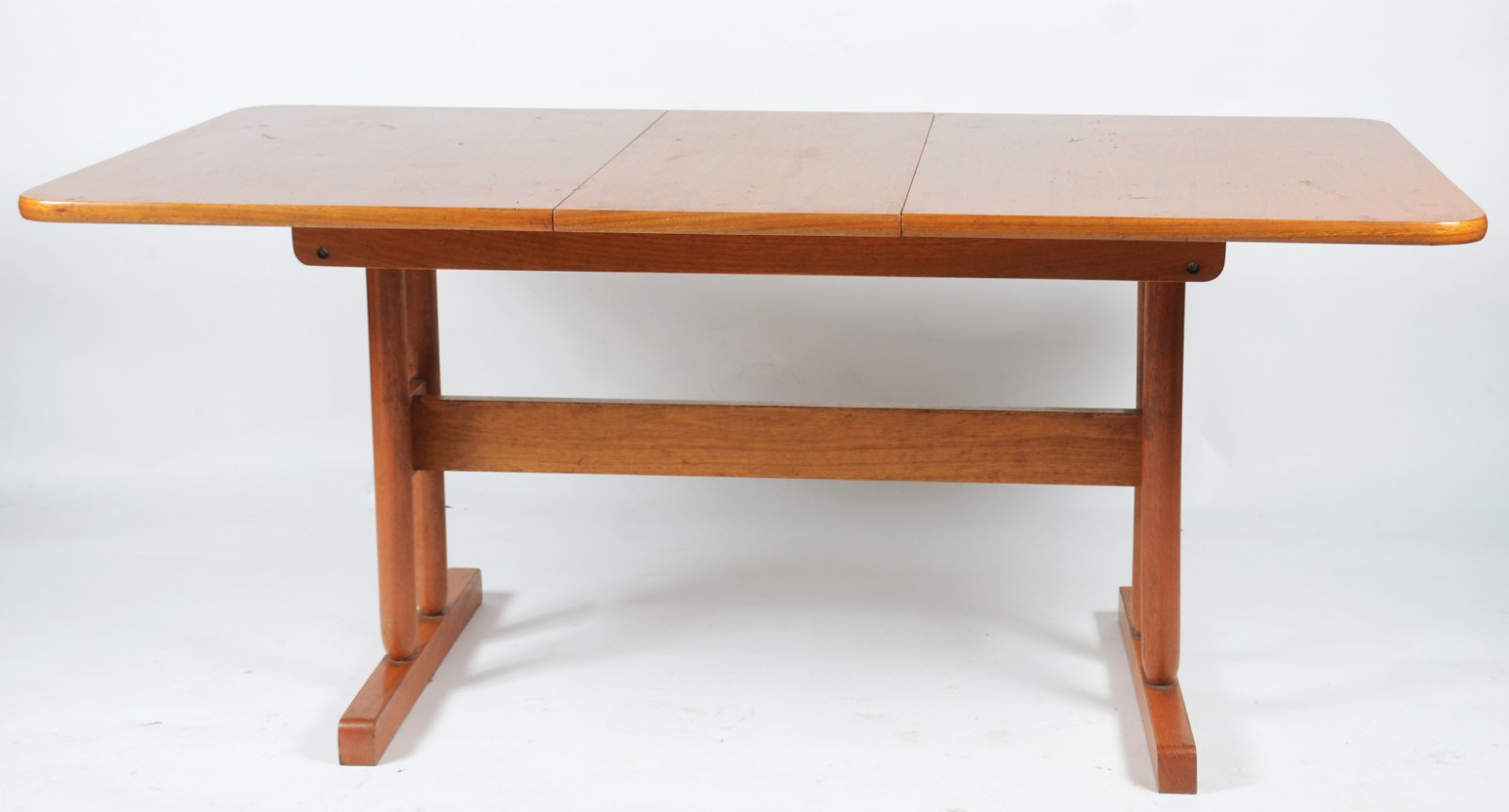 Mesa de madeira nobre com uma tabua extensora (85 cm x 40 cm)... - foto 5 de 10