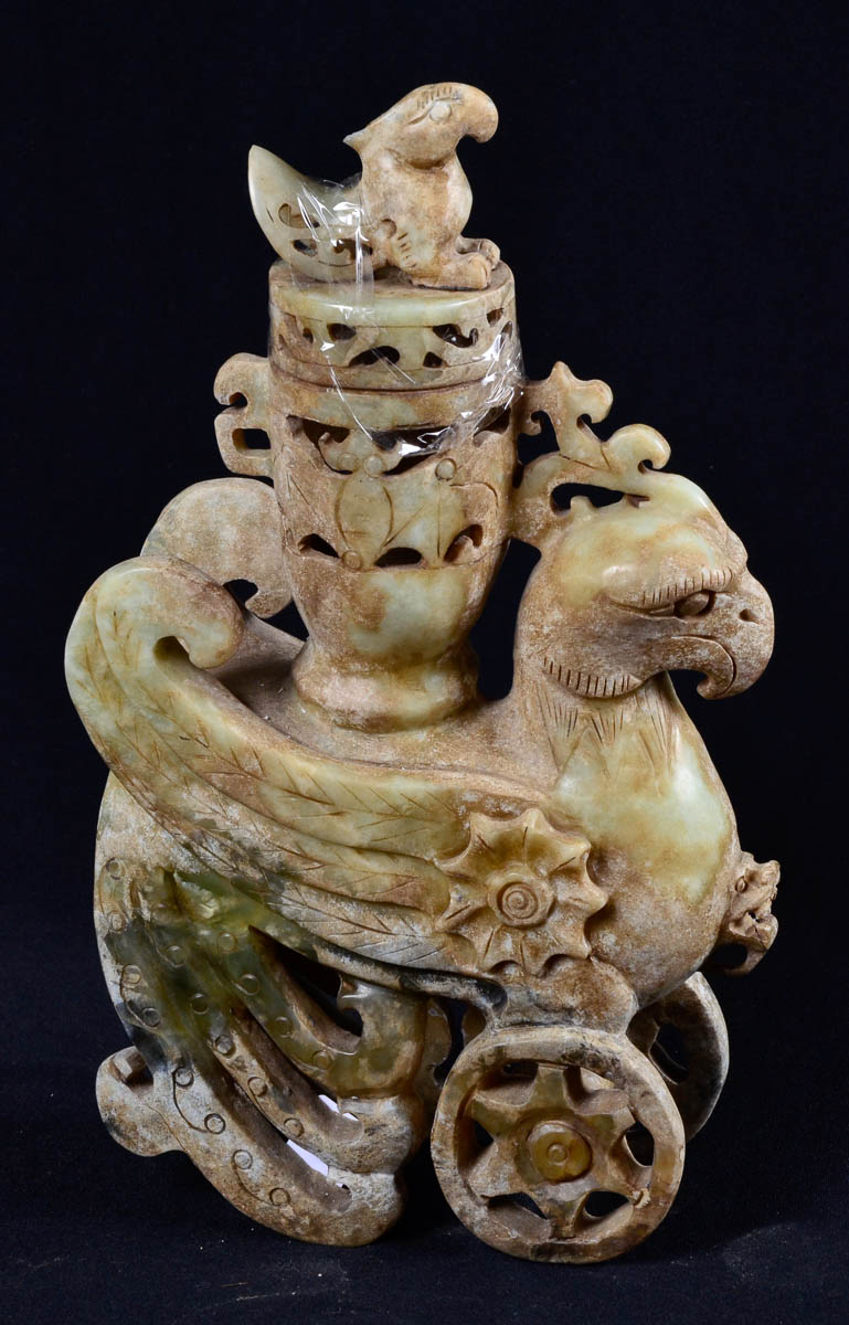 Incensorio chines em jade sec. XIX-XX - larg. 18cm, alt 30cm.