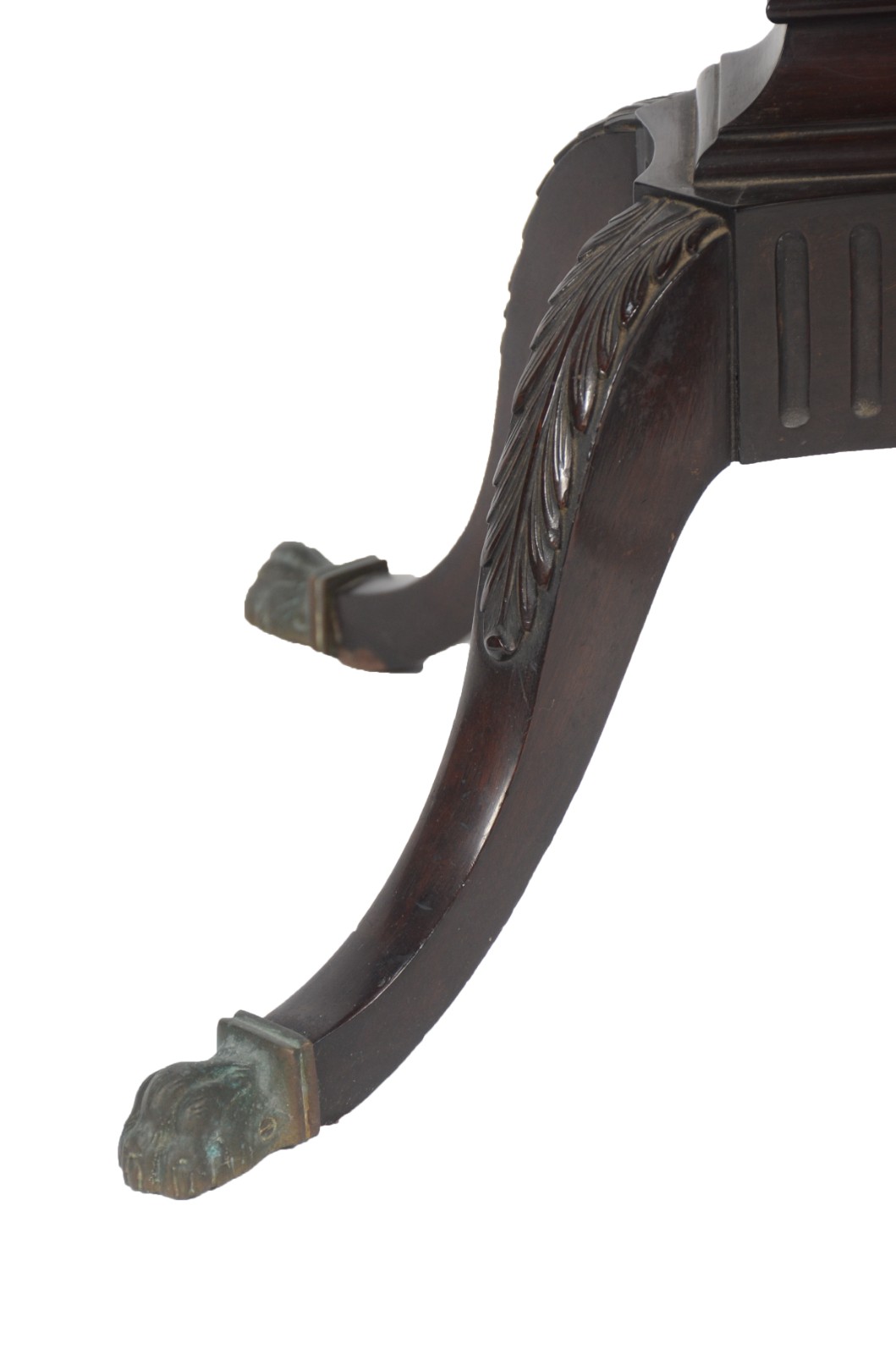 Mesa auxiliar de madeira nobre, tampo oval com base na forma de lira... - foto 8 de 8