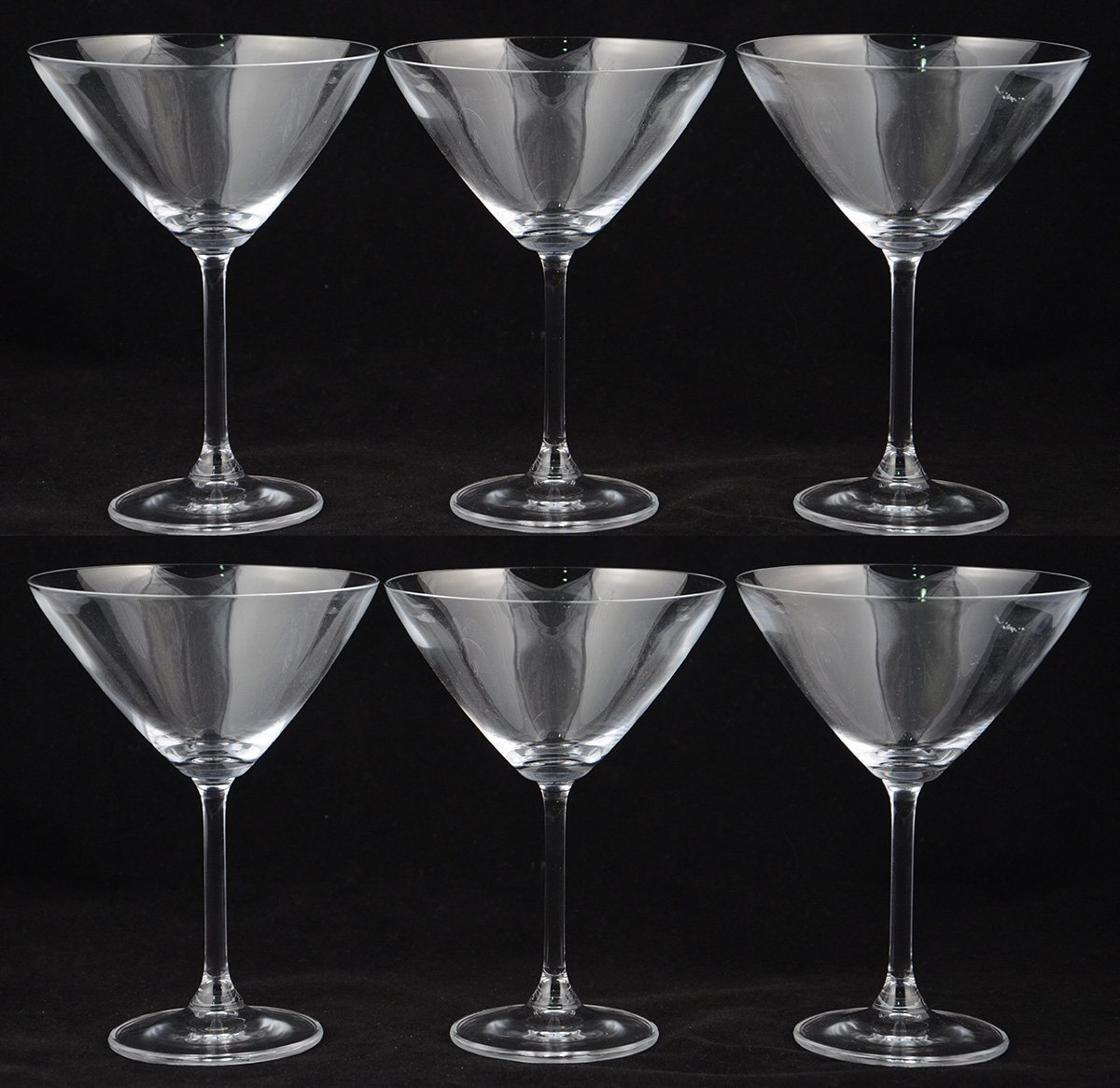 Seis cálices para martini de cristal da Bohemia.