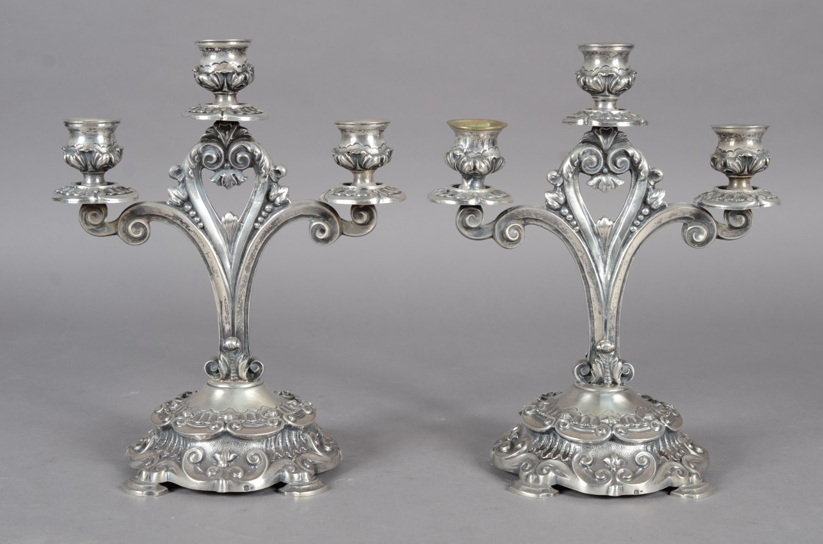 Par de candelabros de prata portuguesa contraste Águia, para 3 velas... - foto 1 de 5