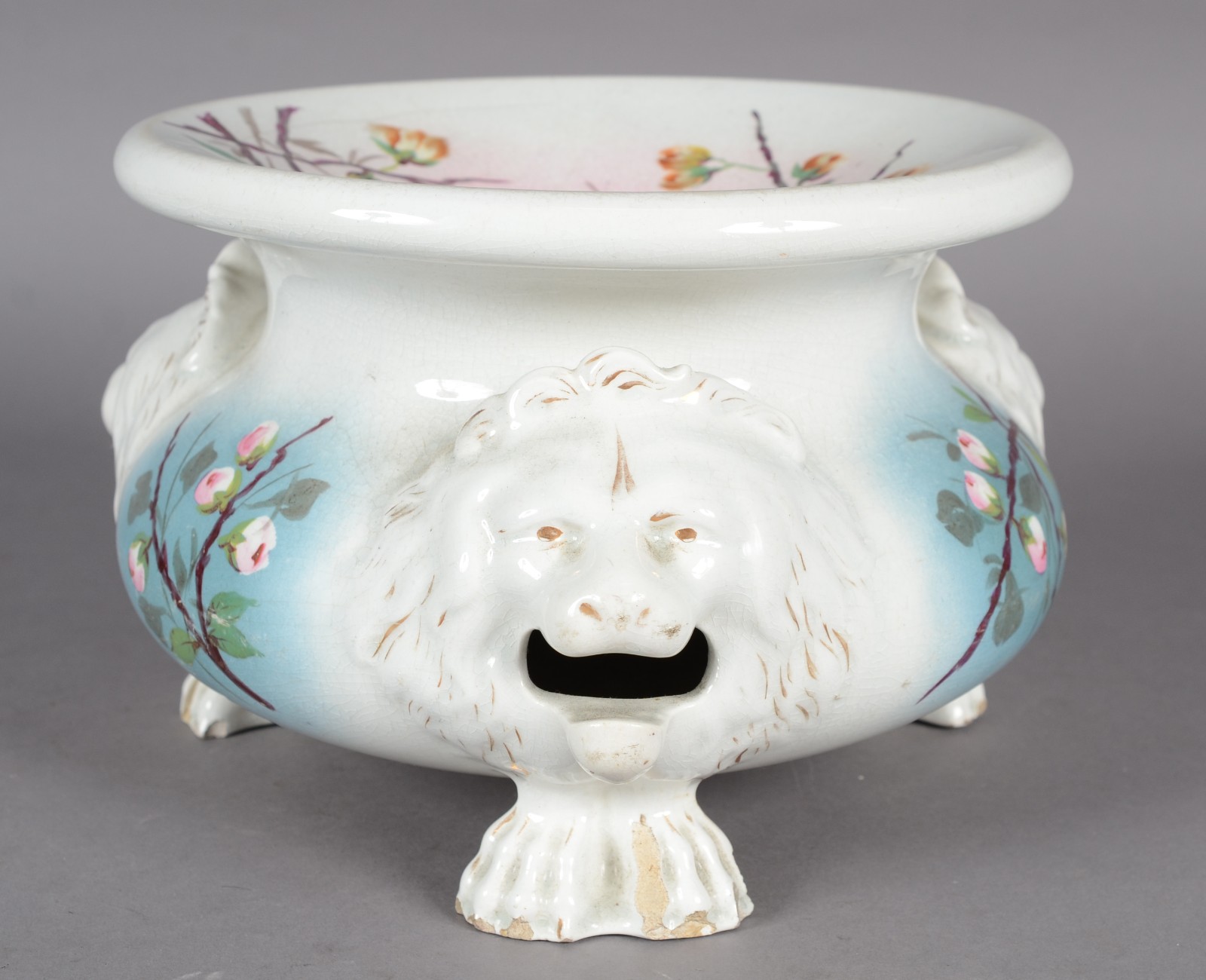 Escarradeira de porcelana europeia decoradas com ramos florais em... - foto 4 de 8