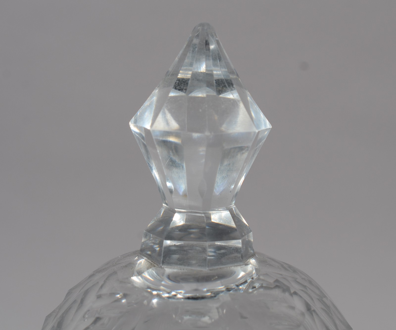 Compoteira de cristal europeu lapidado com facetadas e gomos, base... - foto 4 de 10