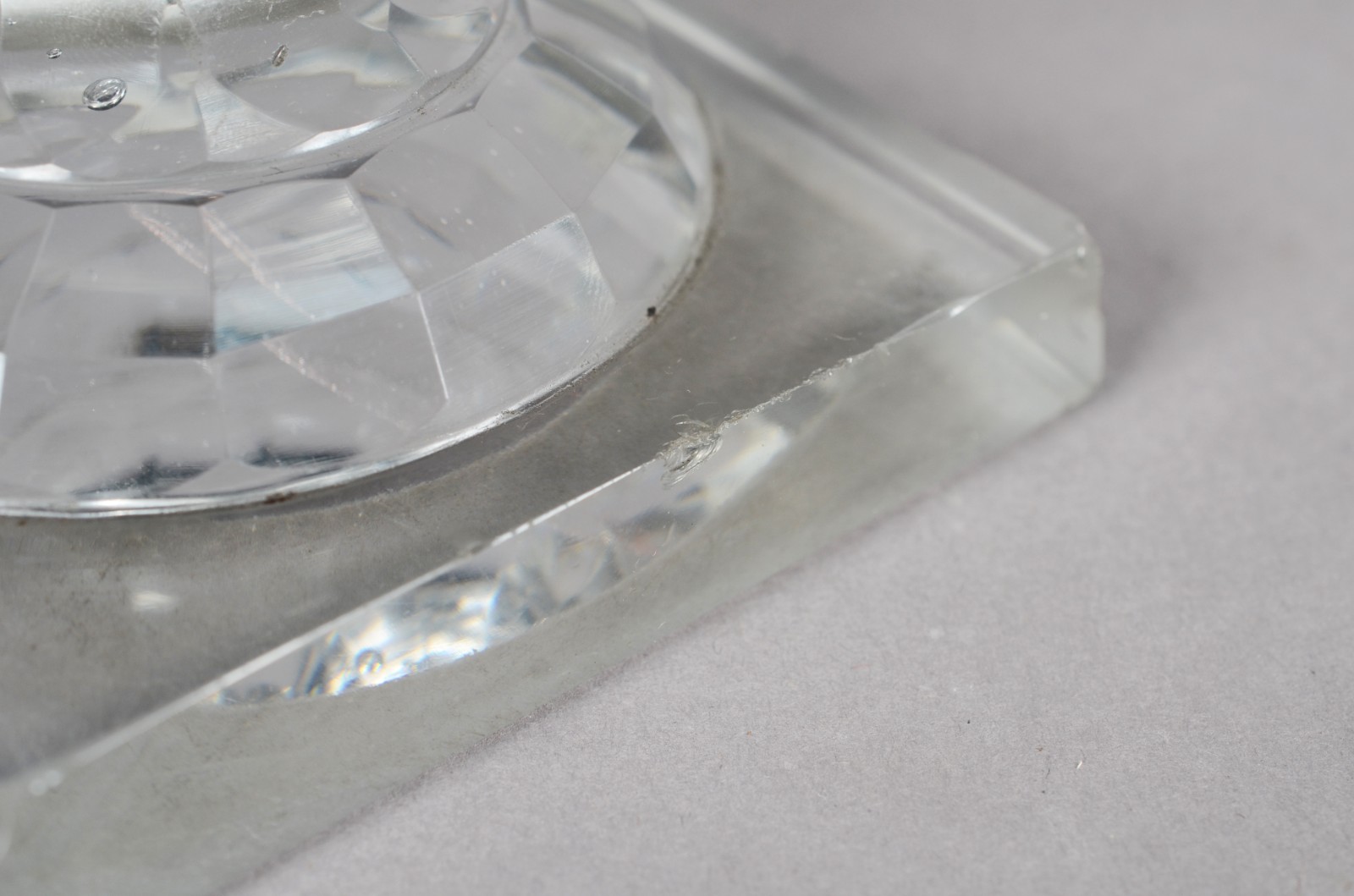 Compoteira de cristal europeu lapidado com facetadas e gomos, base... - foto 10 de 10