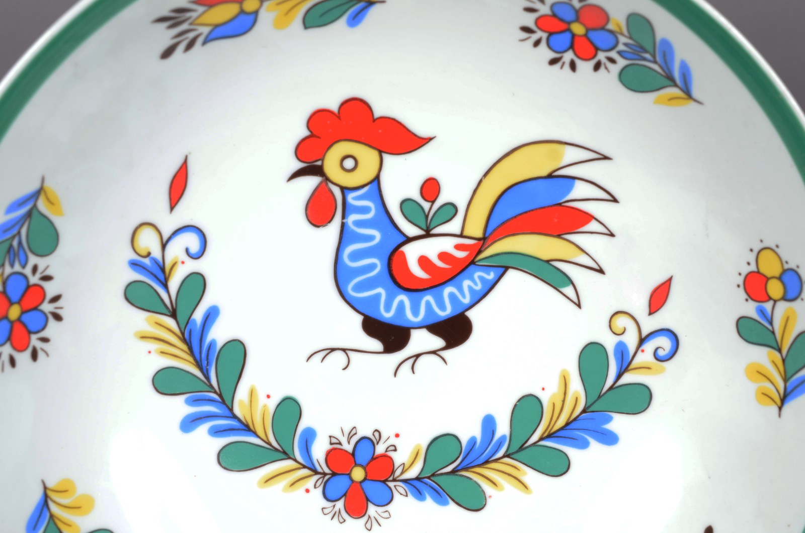 Aparelho de jantar de porcelana nacional Schmidt, na cor branca... - foto 2 de 11