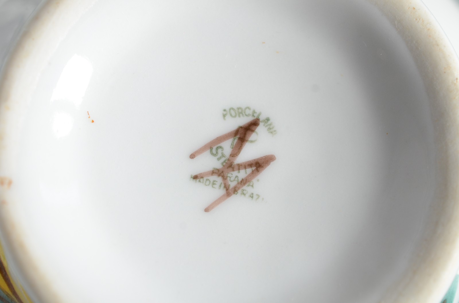 Aparelho de jantar de porcelana nacional Schmidt, na cor branca... - foto 9 de 11