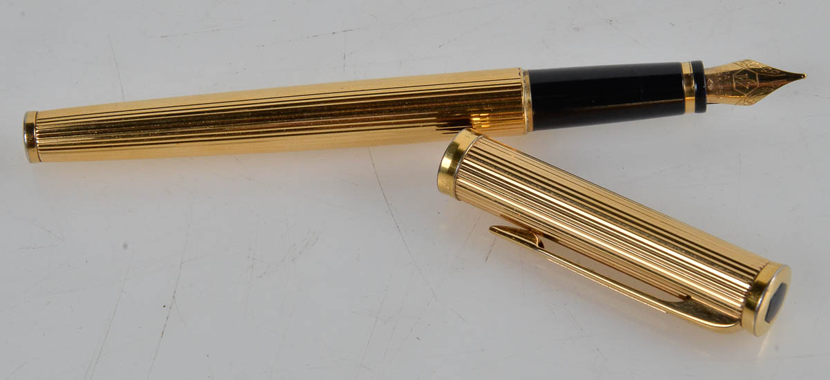 Caneta tinteiro WATERMAN dourada - pena 18 K
