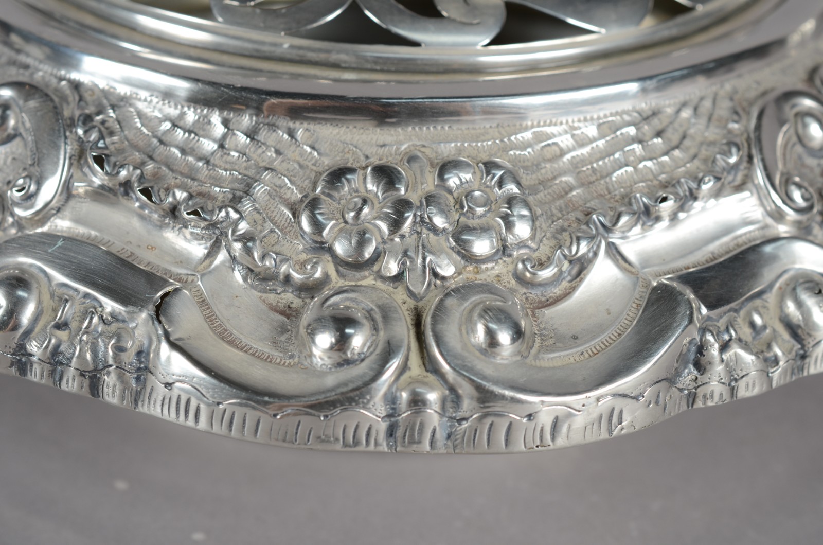 Floreira de prata portuguesa, contraste Águia, trabalhada com... - foto 7 de 10