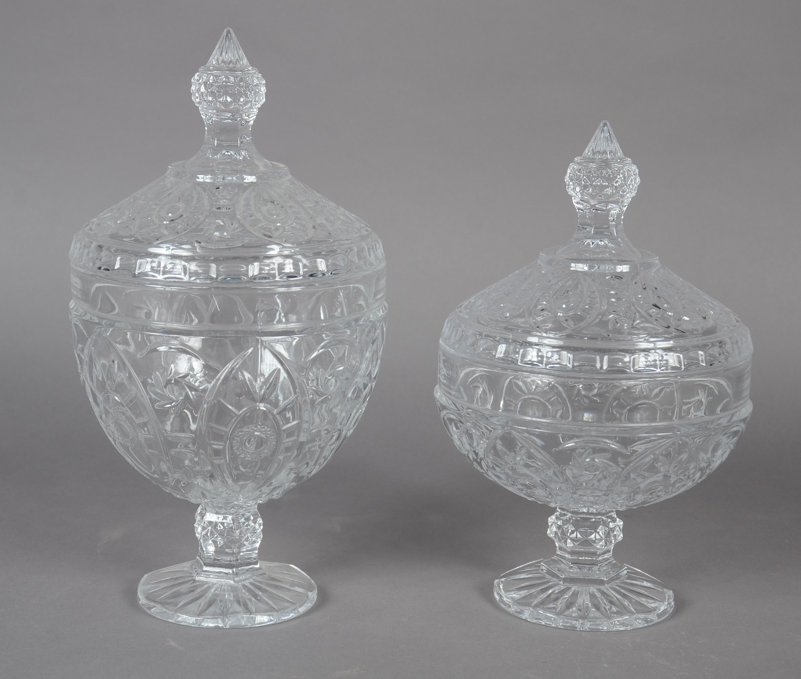 Duas compoteiras de vidro decorativo. - foto 1 de 11