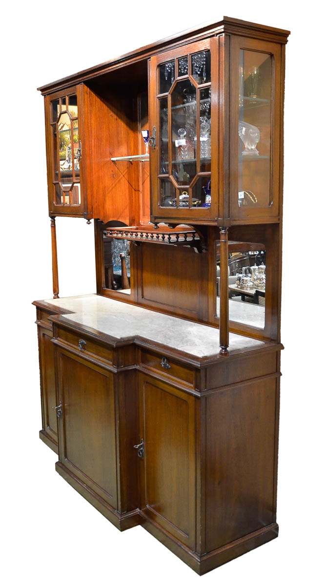 Móvel buffet cristaleira c/ 3 portas, 3 gavetas inferiores, tampo de...