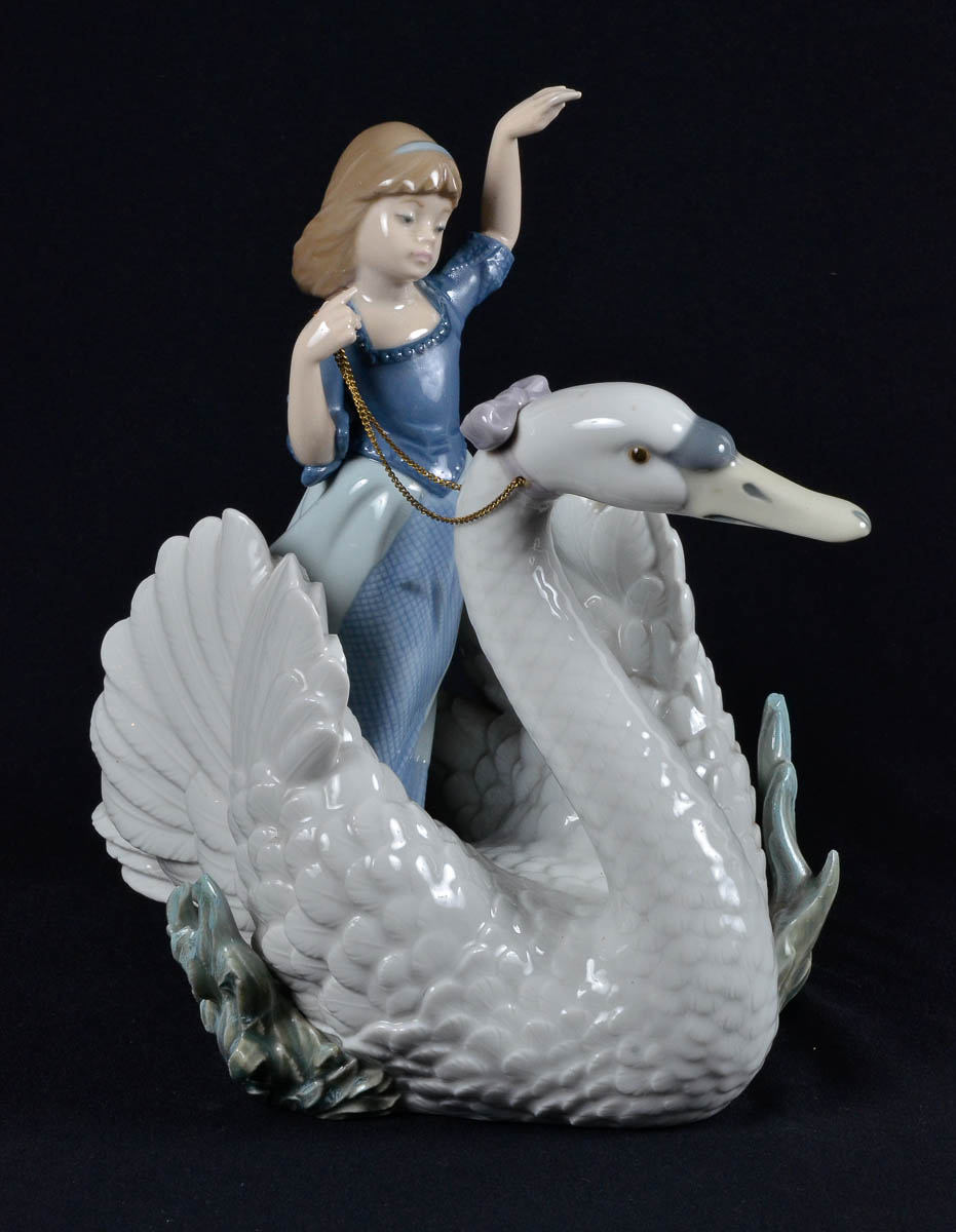 LLADRO - escultura de porcelana espanhola repres. menina com cisne...