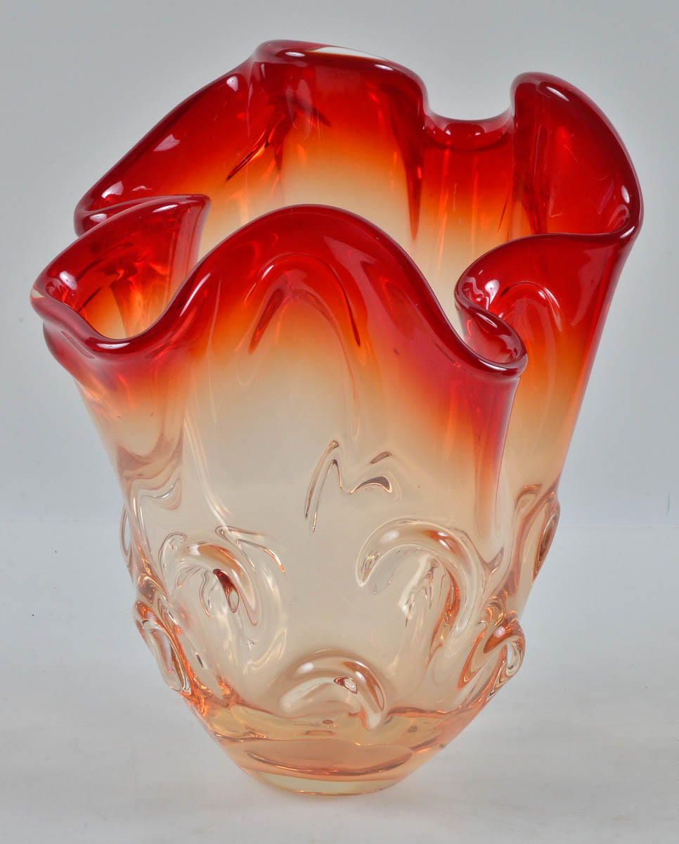 Vaso de murano feitio lenço na cor rubi- alt. 33cm