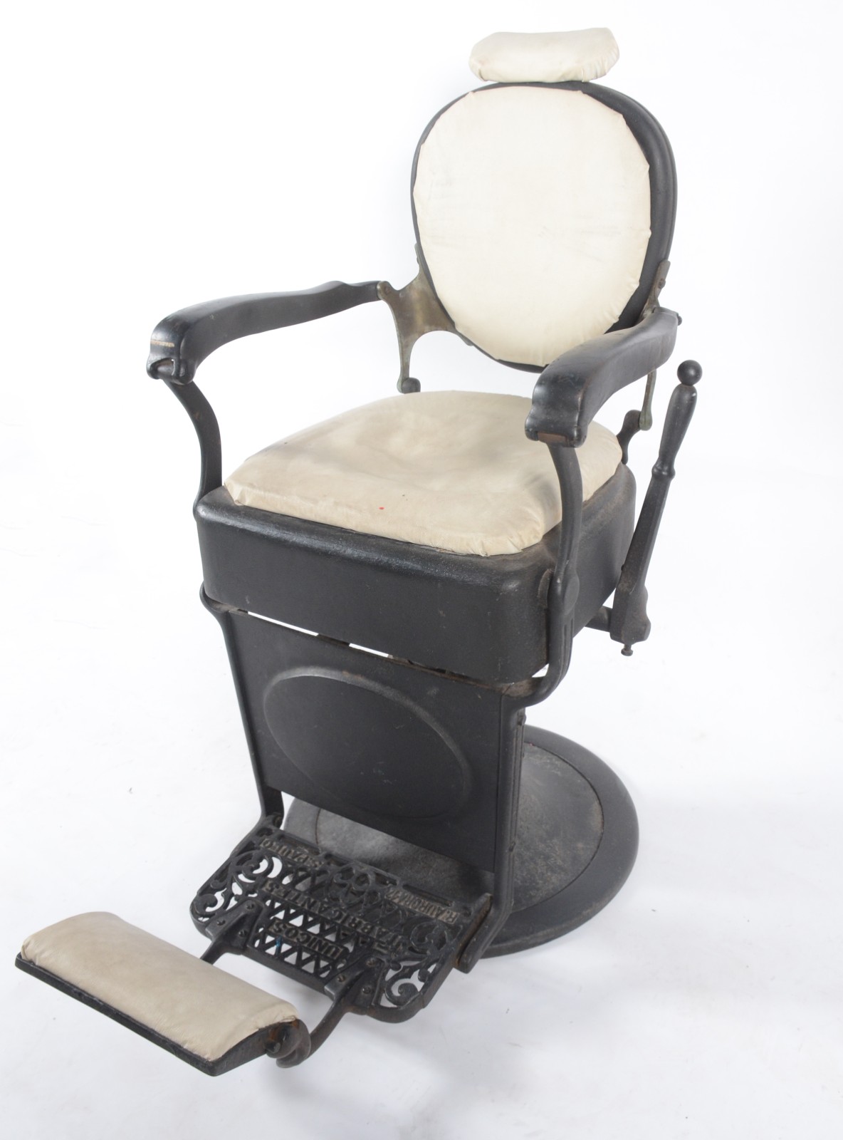 Antiga cadeira de barbeiro, "Unicos Fabricantes", de ferro com... - foto 1 de 9
