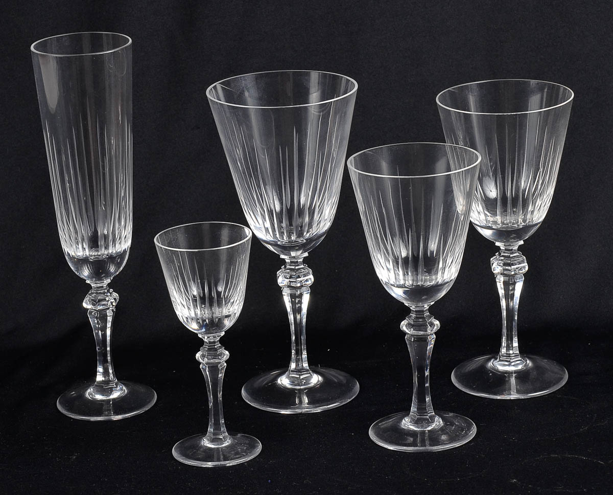 Serviço de cristal comp.de 6 flutes, 15 cálices para água, 16 para...