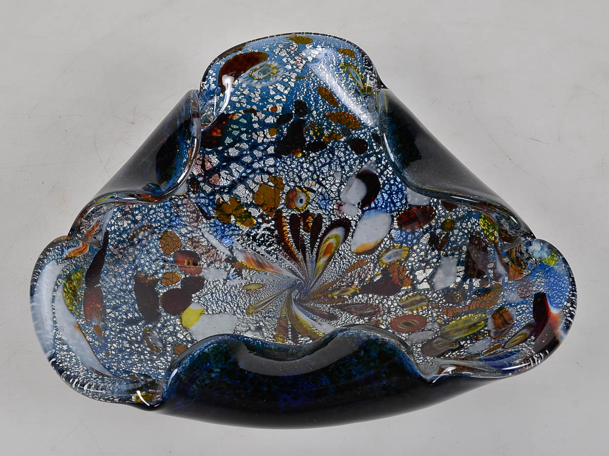 Cinzeiro em murano multicor com pó de prata. diam. 21cm.