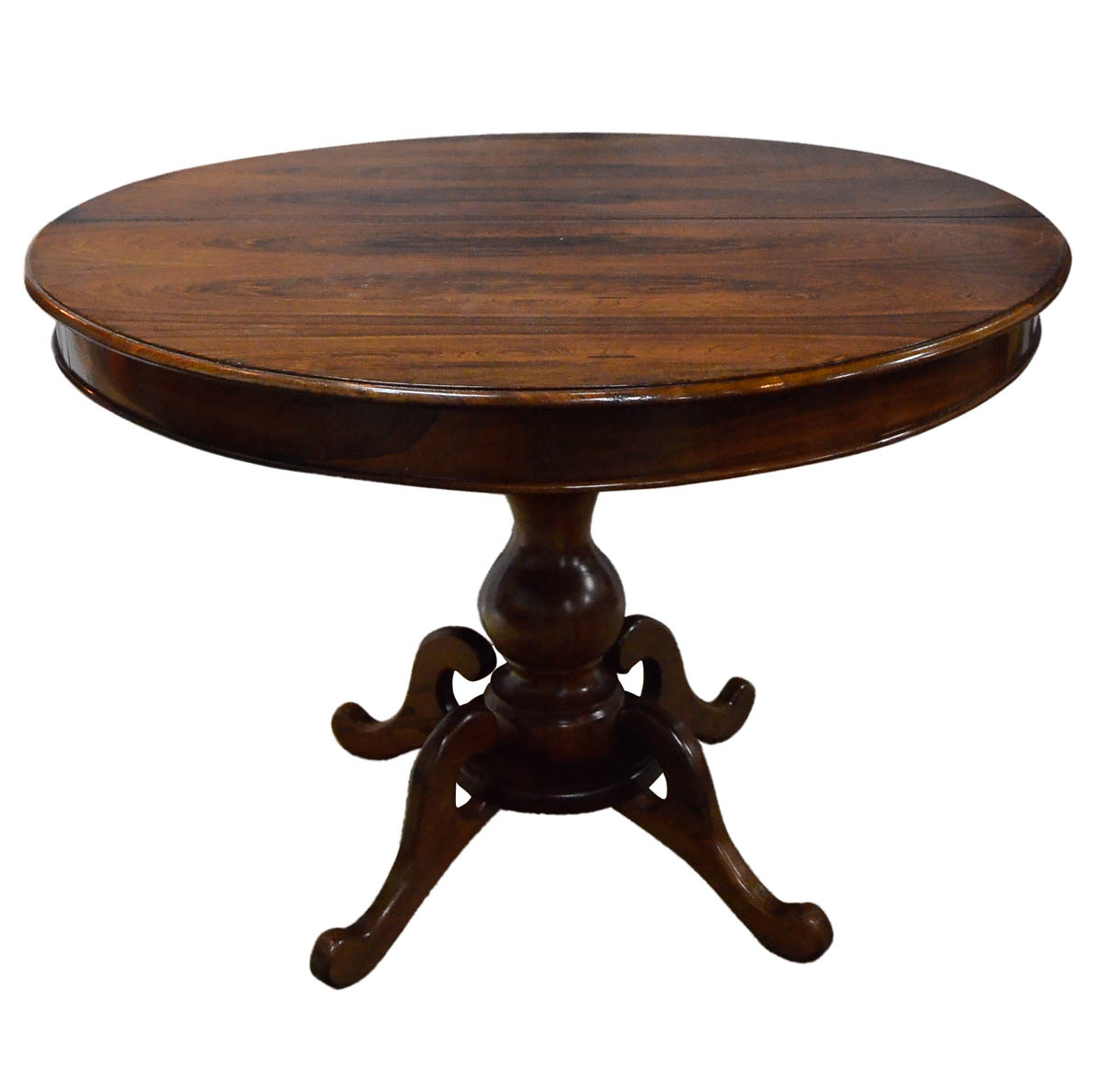 Mesa redonda de jacarandá. diam.1.08 m, alt. 70 cm. com tábua...
