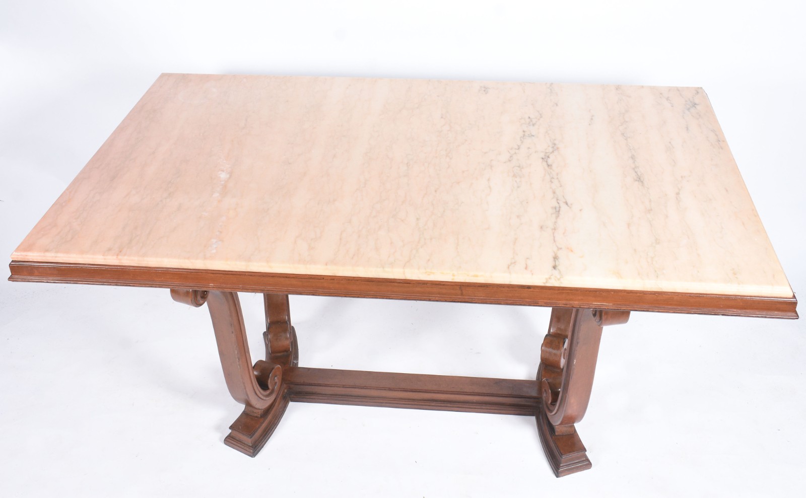 Mesa de jantar de madeira nobre, base em pernas recurvas ligadas por... - foto 5 de 10