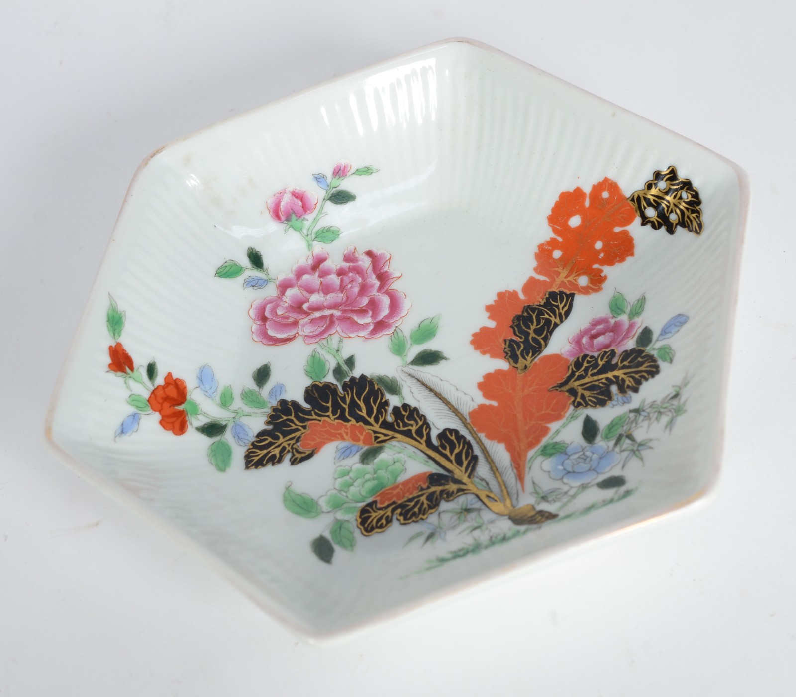 Cinco peças diversas de porcelana Vista Alegre e Bavaria. - foto 4 de 10