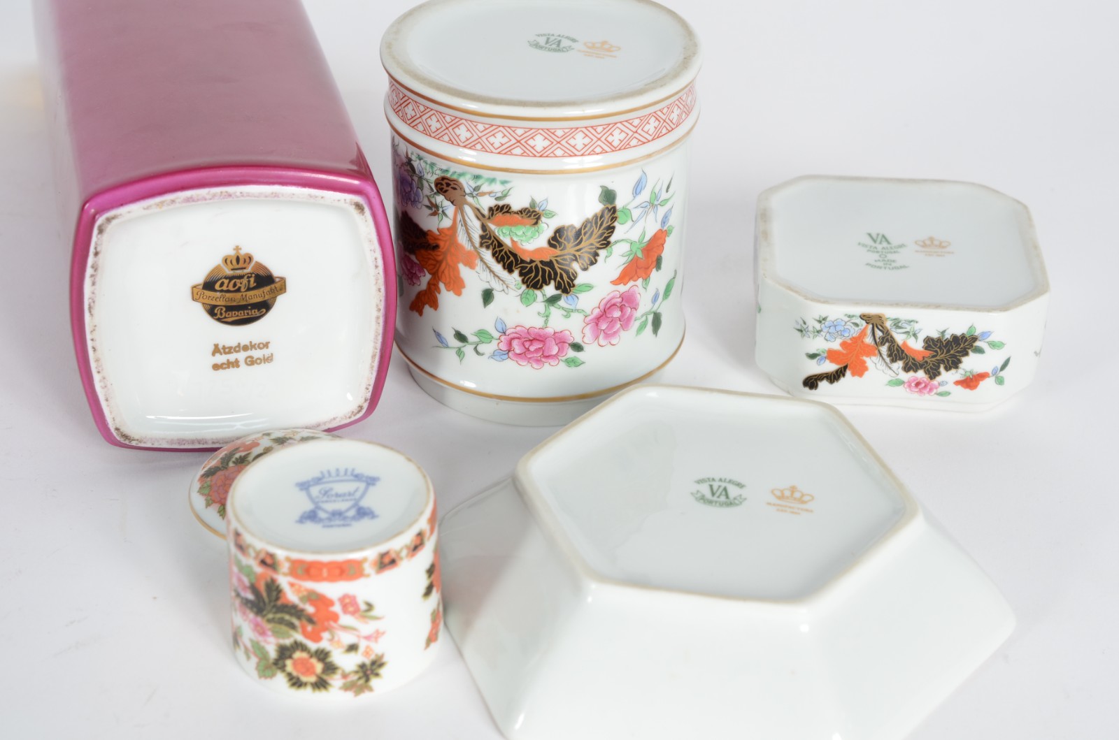 Cinco peças diversas de porcelana Vista Alegre e Bavaria. - foto 6 de 10
