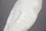 Estatueta de cerâmica representando cacatua. - Estatueta de cerâmica representando cacatua.