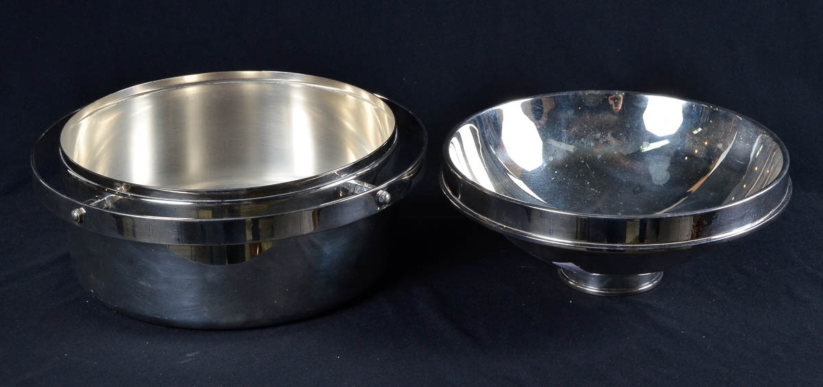 Porta caviar de metal prateado c/ base para gelo. alt. 12cm, diam...