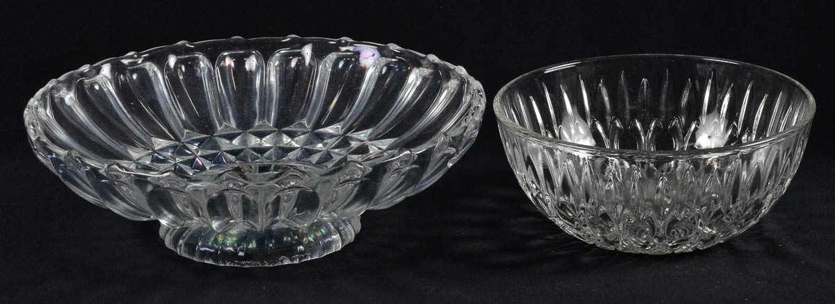 Fruteira e bowl em demicristal. circ. 29cm, circ. 20cm.