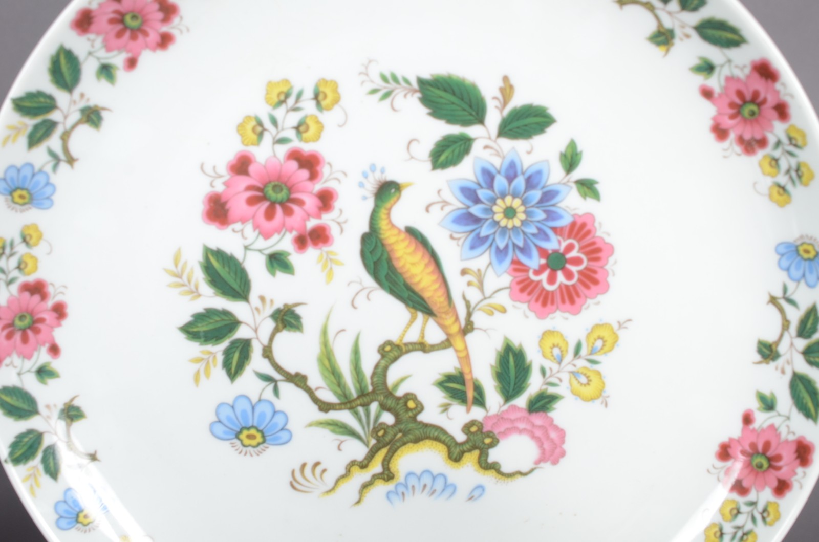 Serviço de jantar de porcelana "Emano", decorada com aves do paraíso... - foto 3 de 11