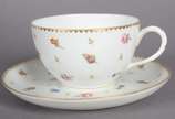 Serviço para chá de porcelana francesa "Mehun",... - Serviço para chá de porcelana francesa "Mehun", C.P. & Co. (Charles Pillivuyt), delicadamente decorada com pequenas flores em policromia e friso...
