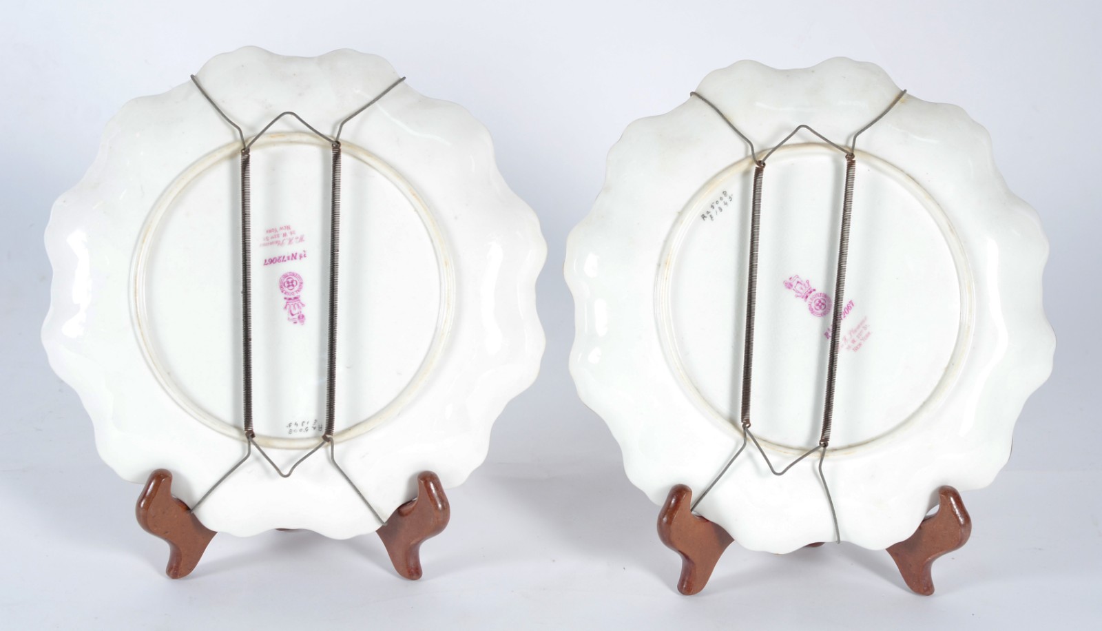 Par de delicados pratos de porcelana inglesa "Royal Doulton"... - foto 4 de 6