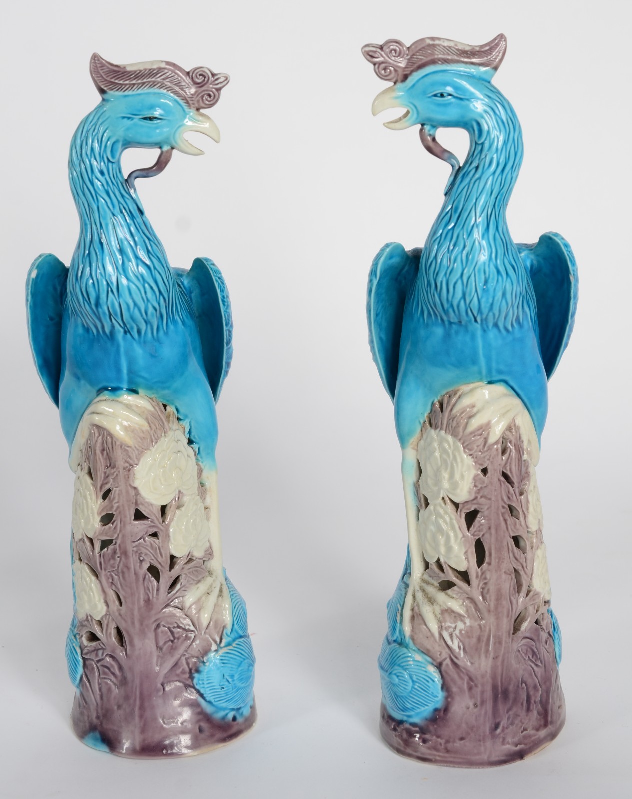 Conjunto com 16 peças diversas de porcelana azul turquesa, sendo par... - foto 2 de 11