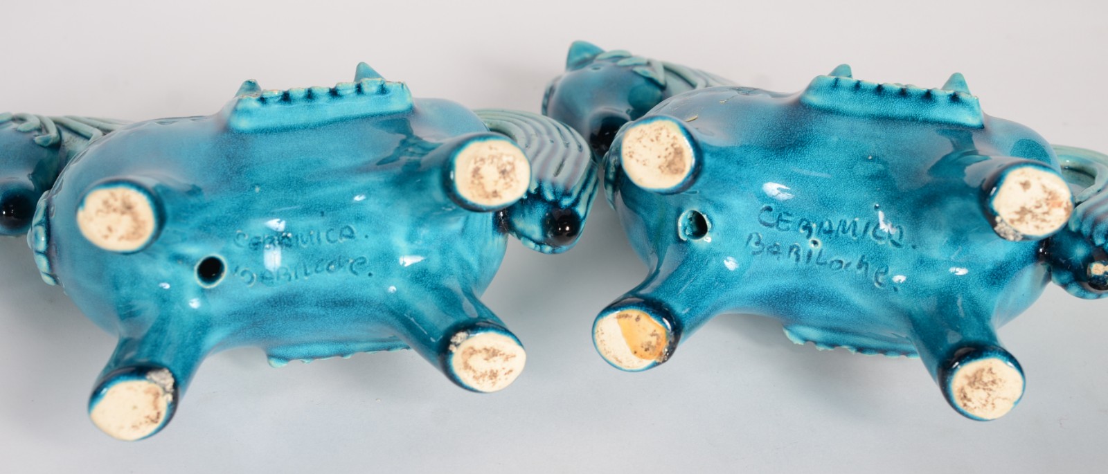 Conjunto com 16 peças diversas de porcelana azul turquesa, sendo par... - foto 8 de 11